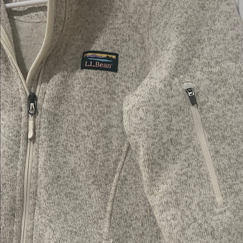 L.L. Bean Women's Beige collared sweatshirt - Picture 4 of 5